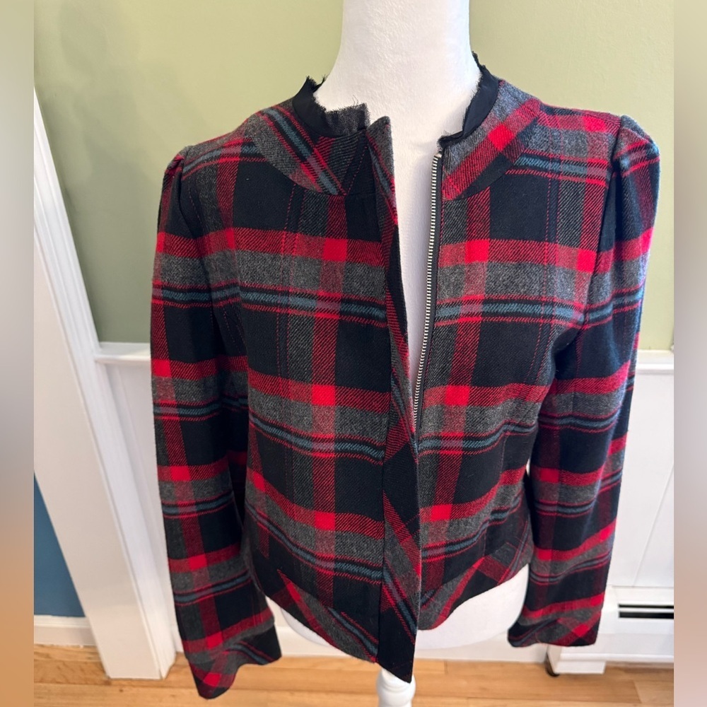 She Said Plaid Crew Neck Long Sleeve
Asymmetric Zip Jacket Red Black size 12.